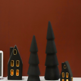 CERAMIC BLACK TREE AND HOUSE